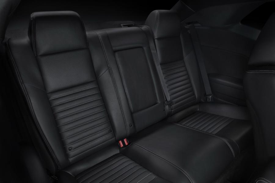  Dodge Challenger R/T 2011 года  (фото 2 из 28)